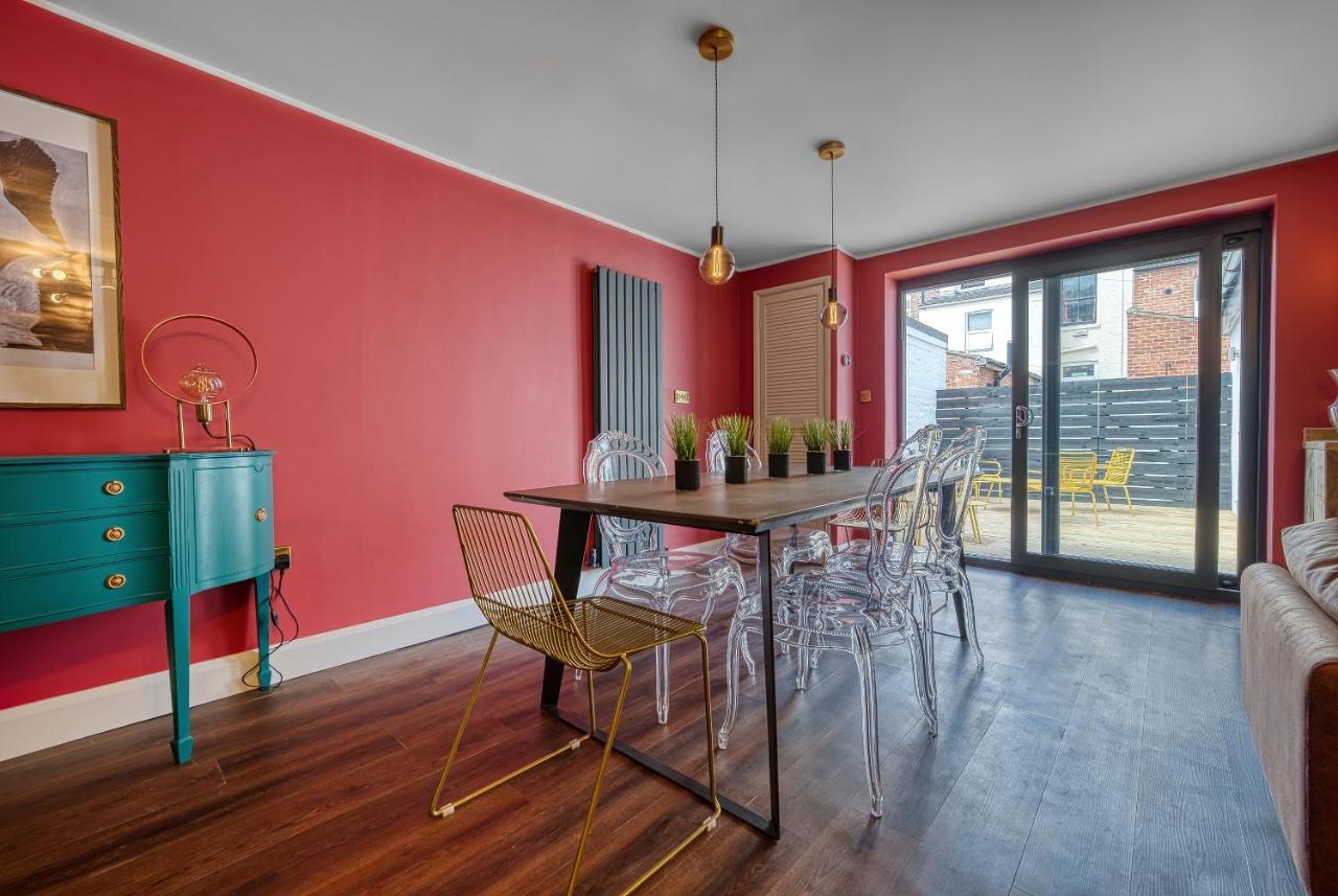Casa Del Artista - Luxury Apartments, Уитби Экстерьер фото